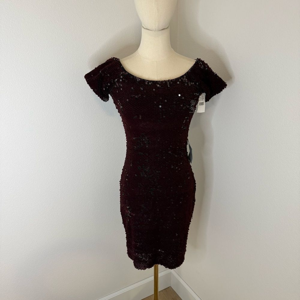 [Dress the Population] Burgundy Off-the-Shoulder Bodycon Midi Dress- Size Medium